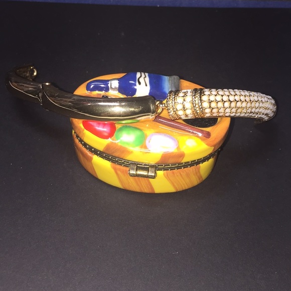 3/$15  🌺STUNNING WHITE PAVED BRACELET - Picture 4 of 8